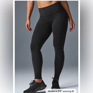 ALO Yoga High-Waist Black Airbrush Leggings